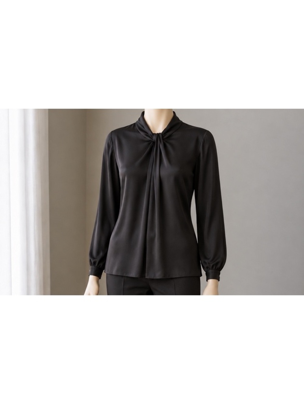 Elie Tahari Women’s Black Silk Blouse Size L Draped Neck Long Sleeve Luxury